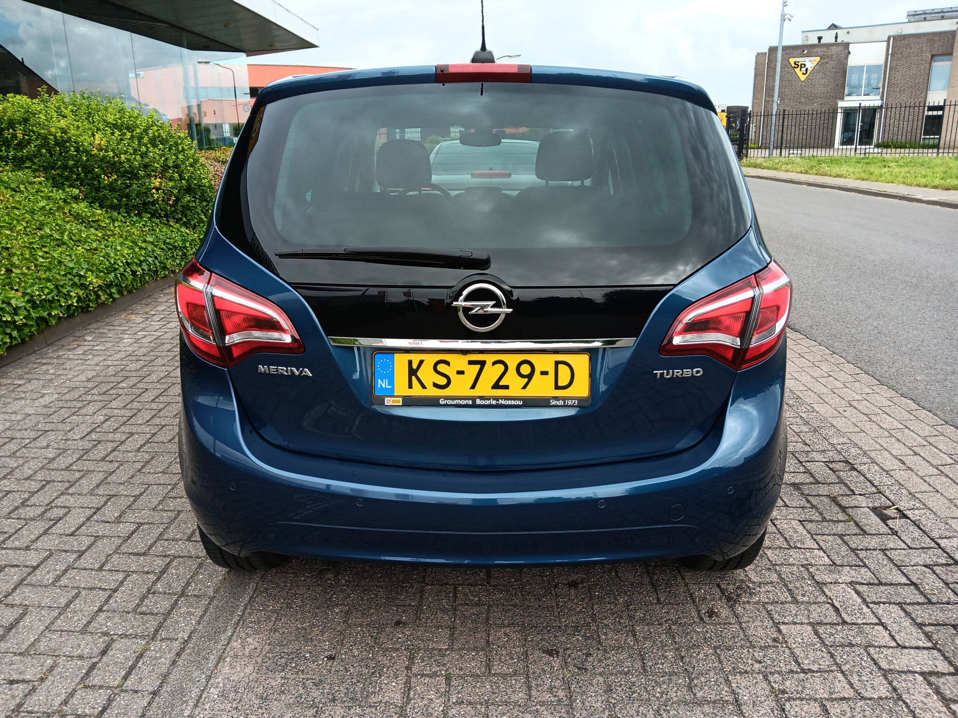 45336136-8.jpg