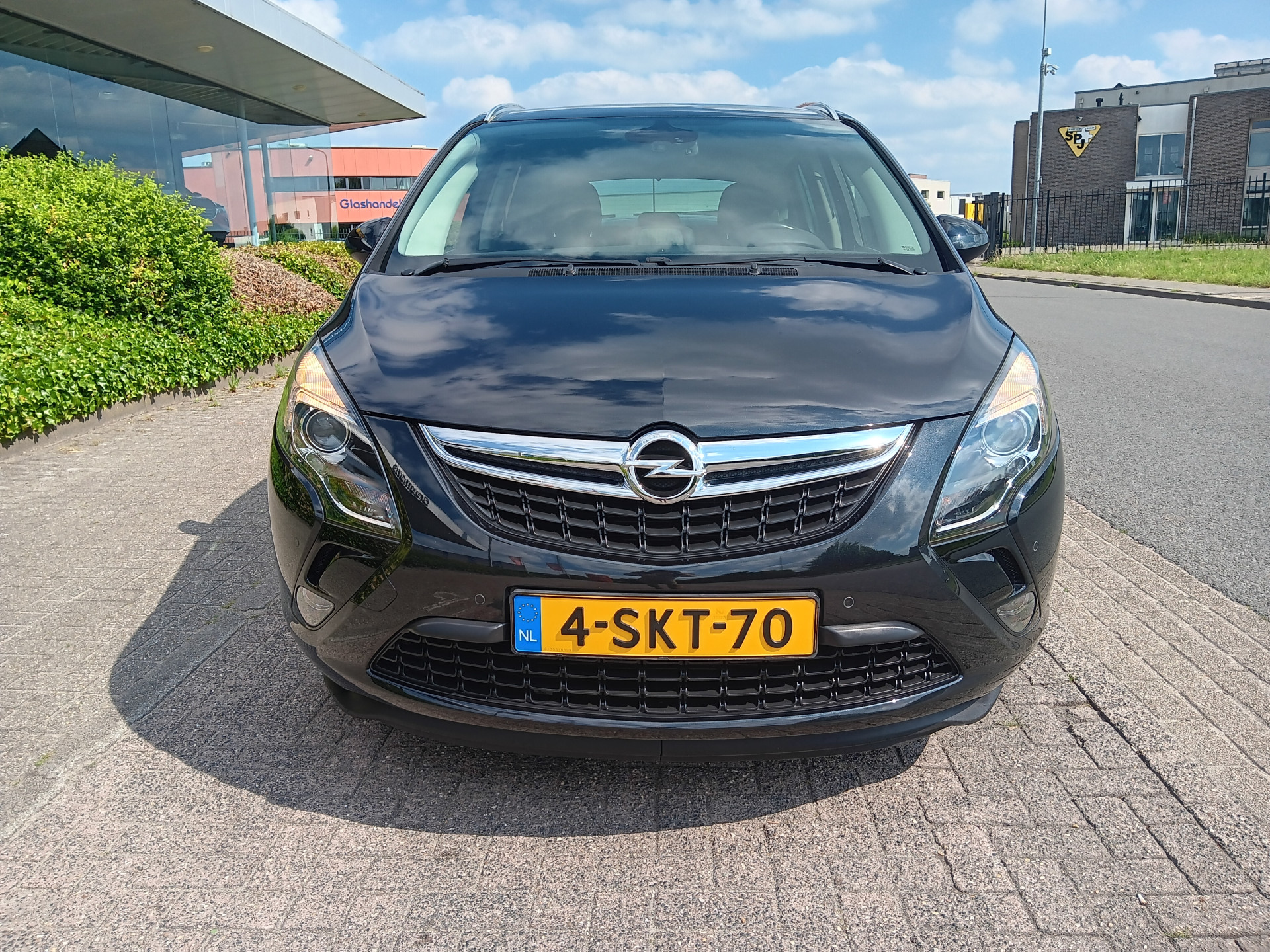 45341769-1.jpg
