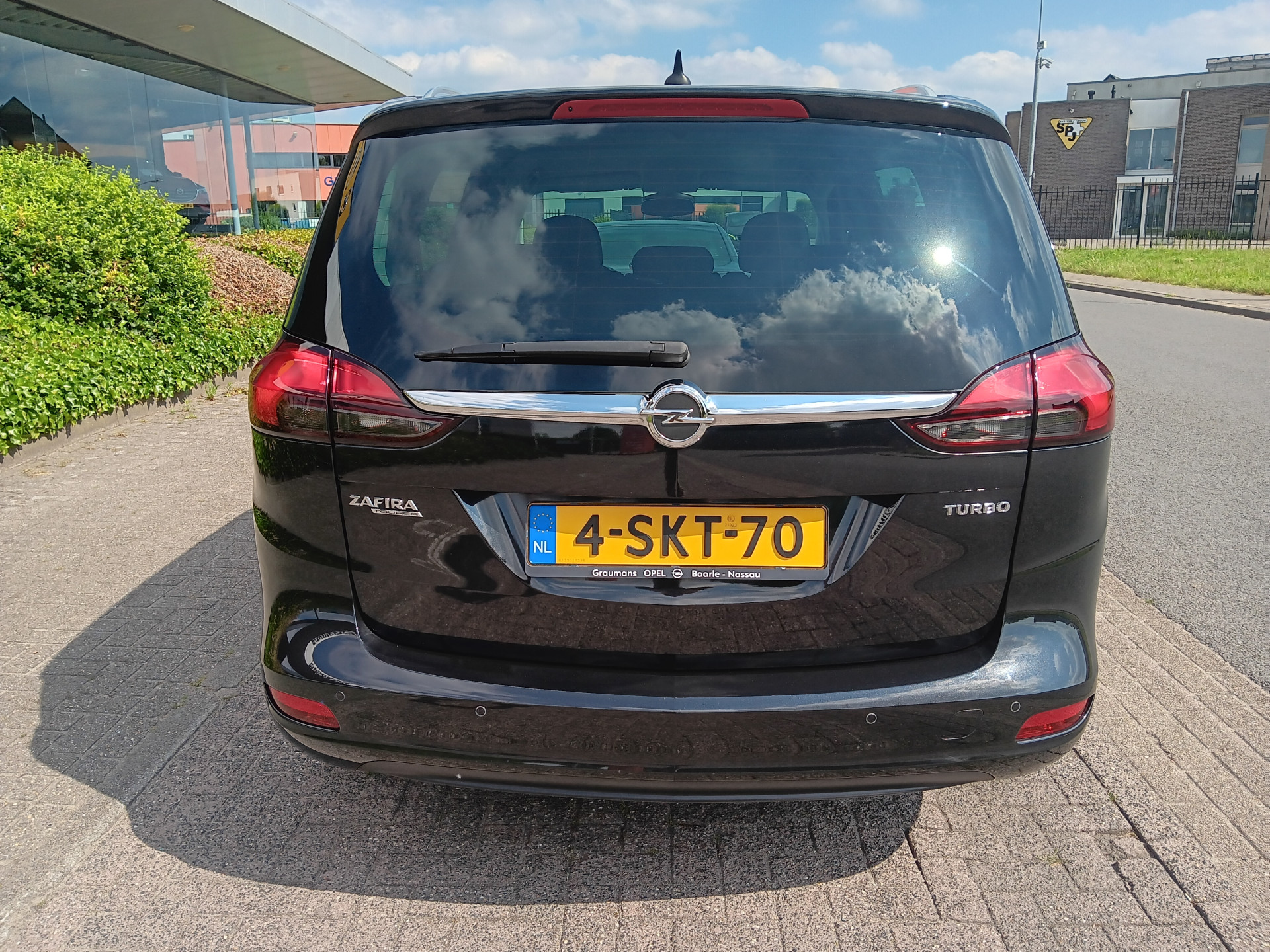 45341769-6.jpg