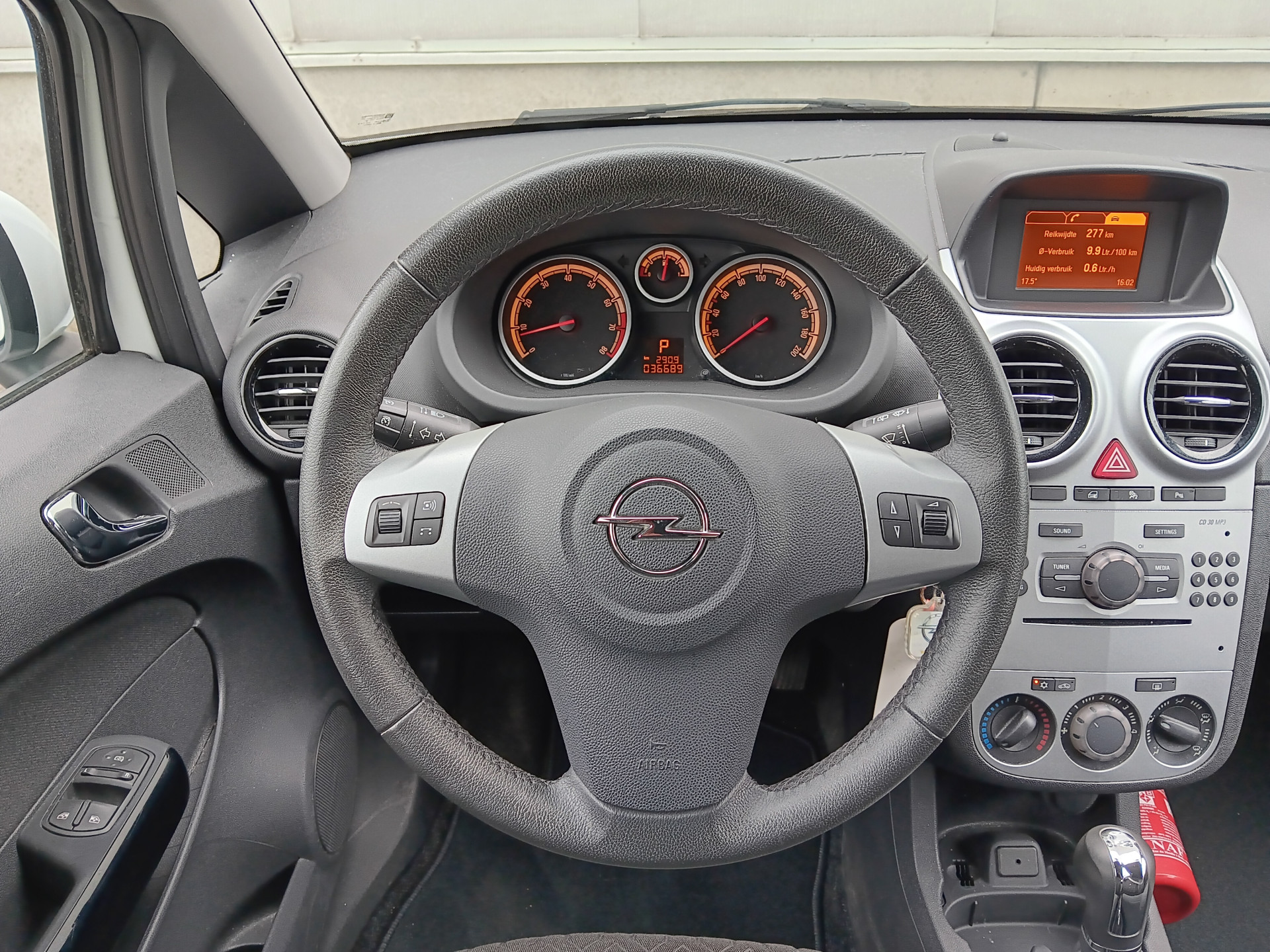 45609422-14.jpg