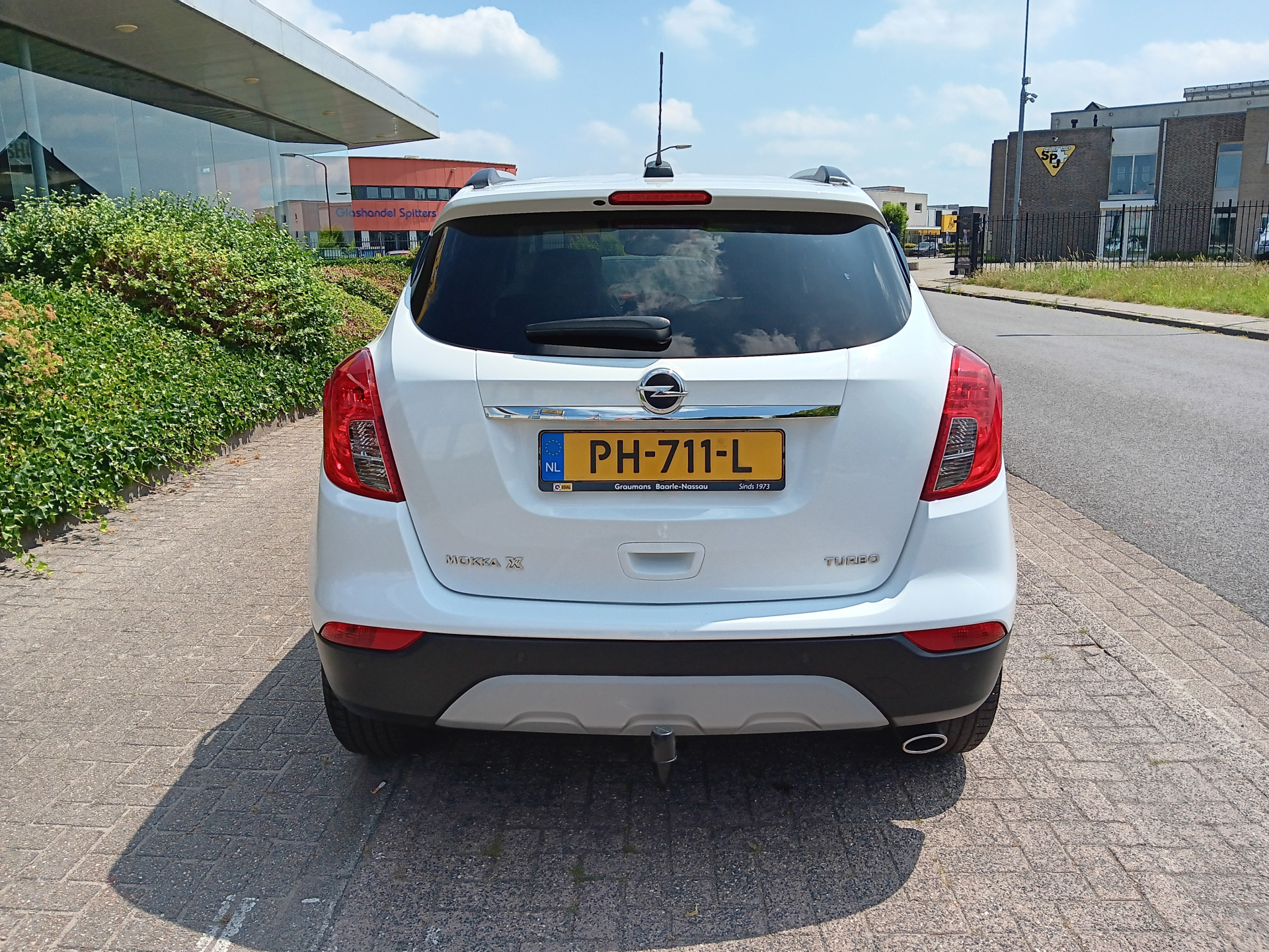 45940260-7.jpg