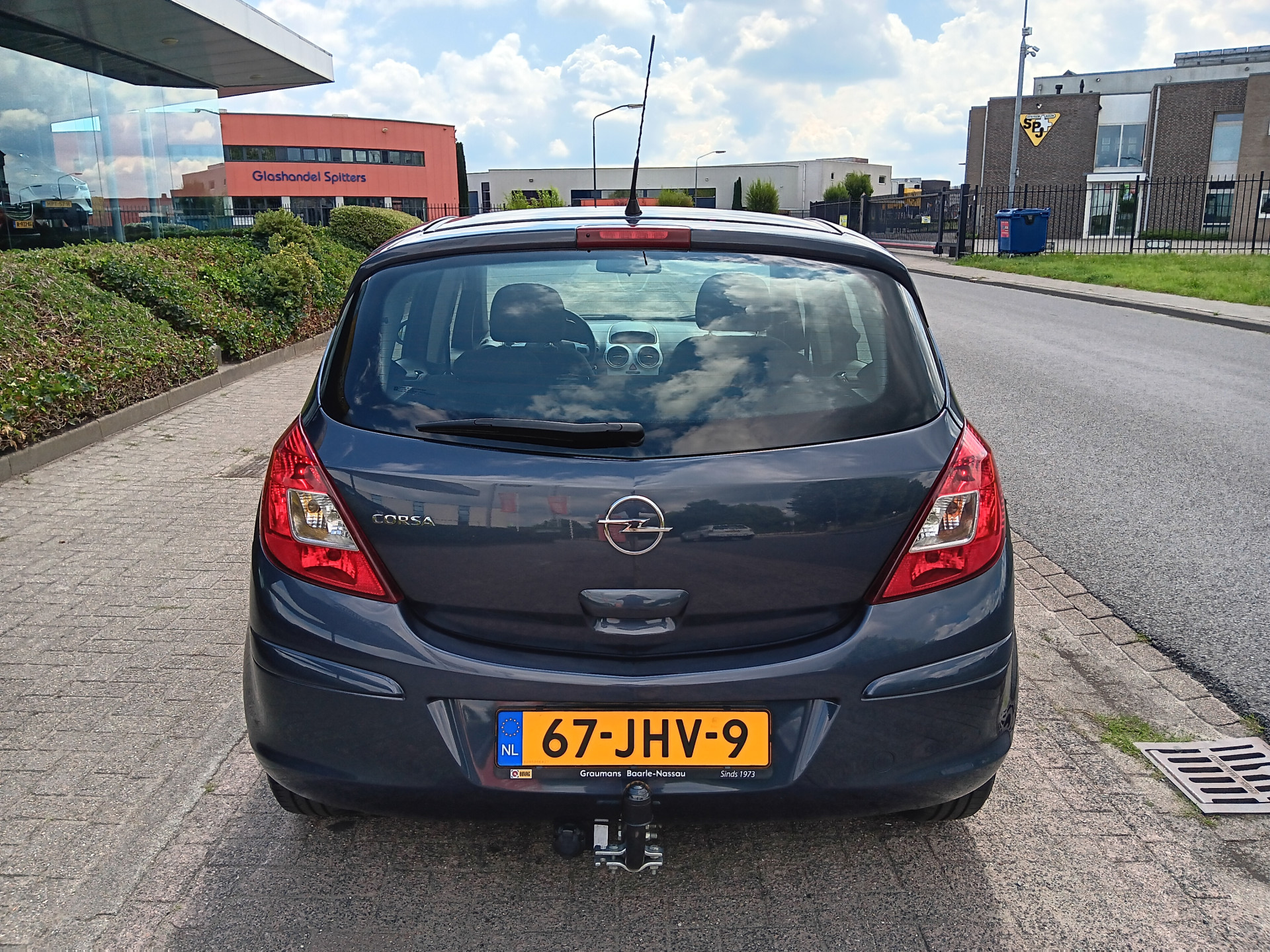 46538999-7.jpg